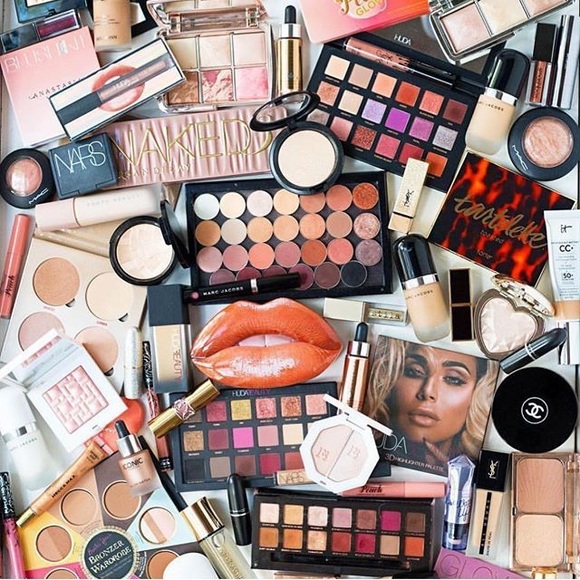 💕5 ⭐️ Rated! Mystery High End Makeup Box💕 - Picture 6 of 10